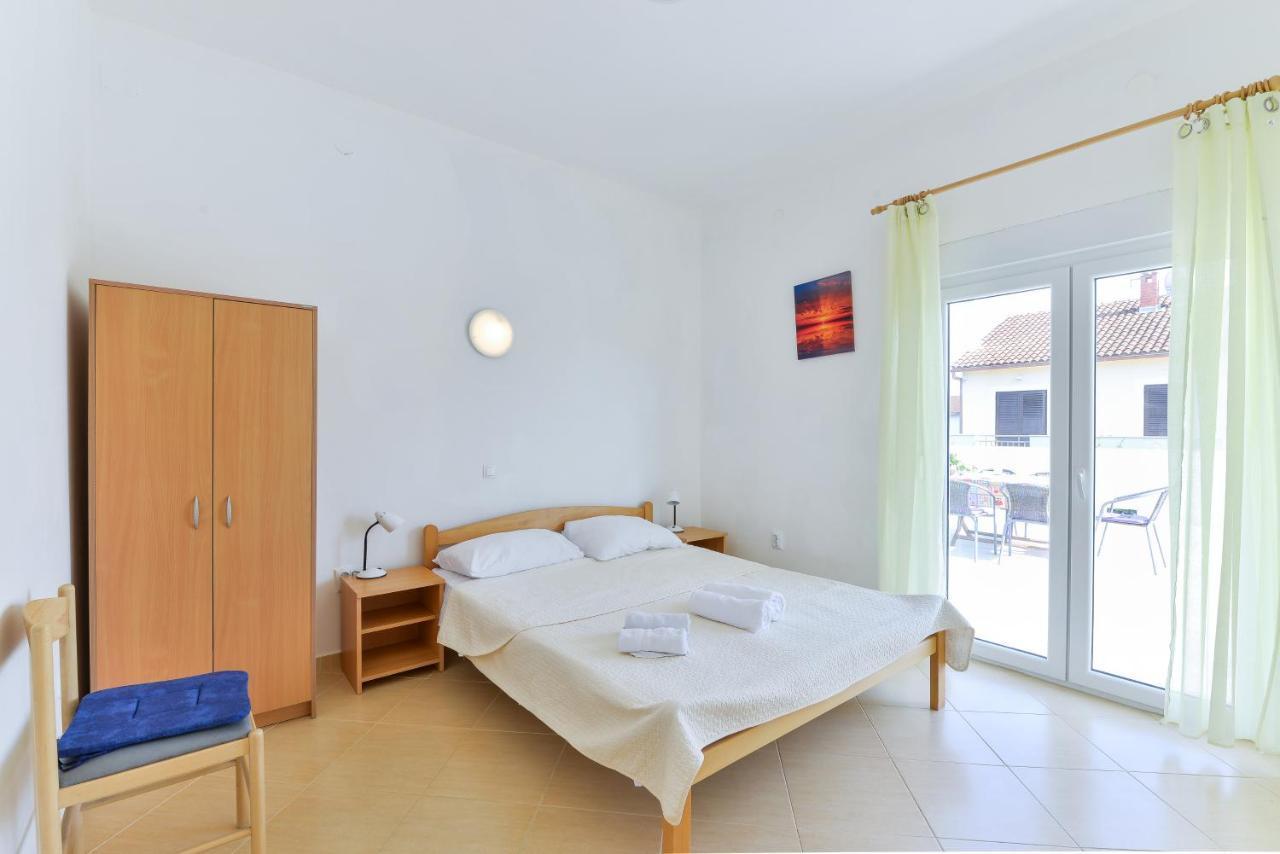 Apartments Lavanda 투라니 외부 사진