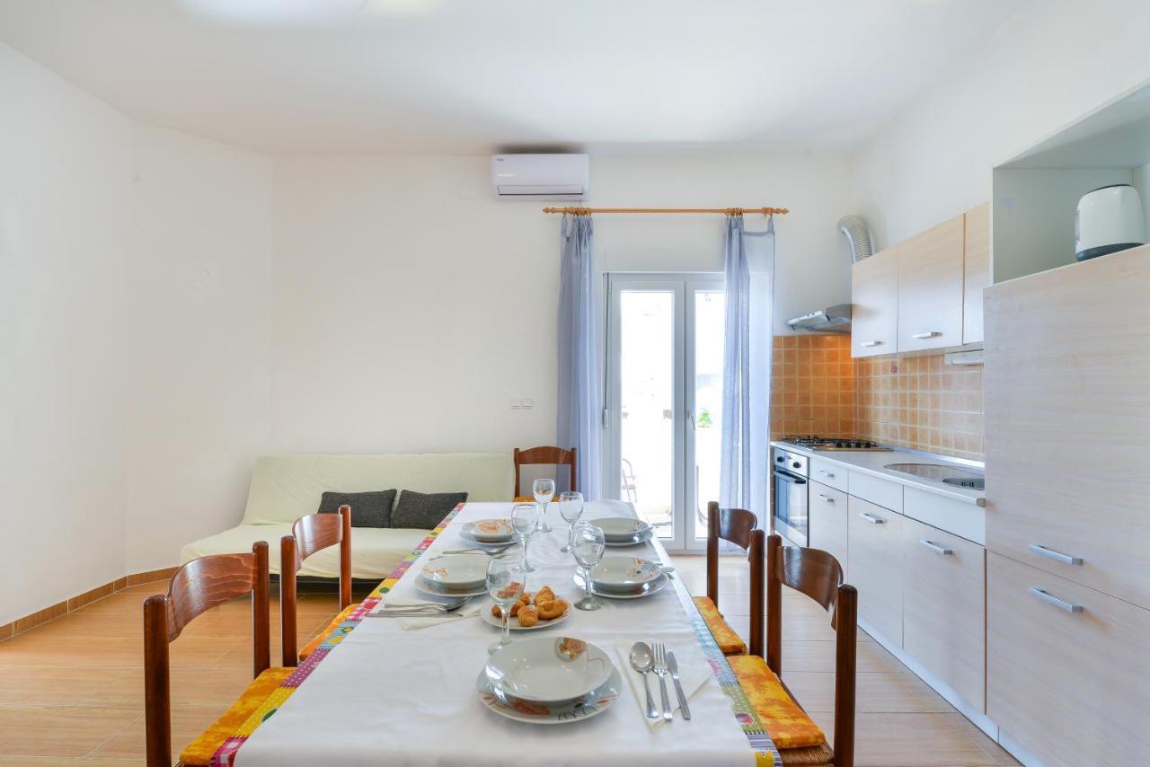 Apartments Lavanda 투라니 외부 사진