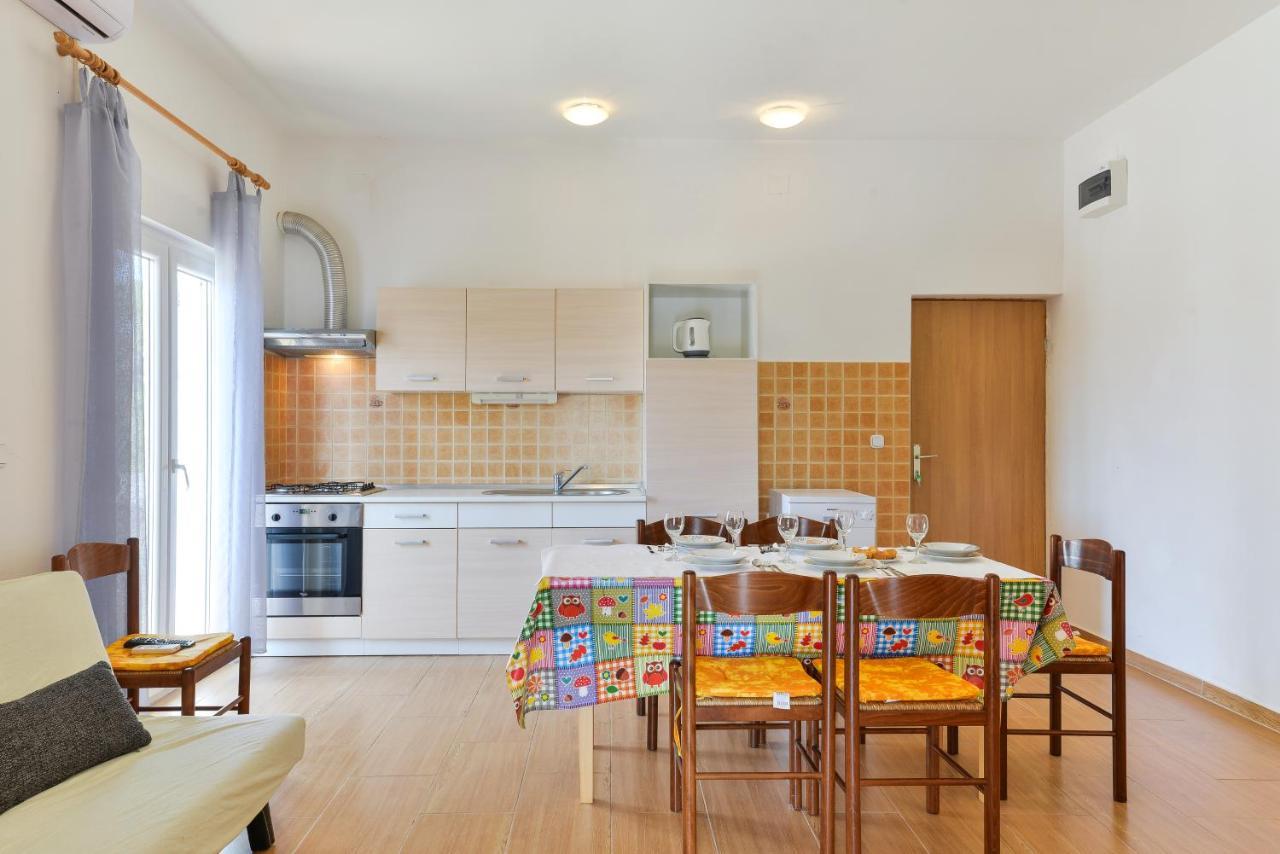 Apartments Lavanda 투라니 외부 사진