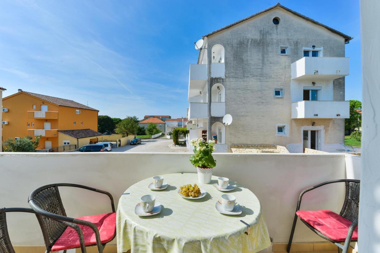 Apartments Lavanda 투라니 외부 사진