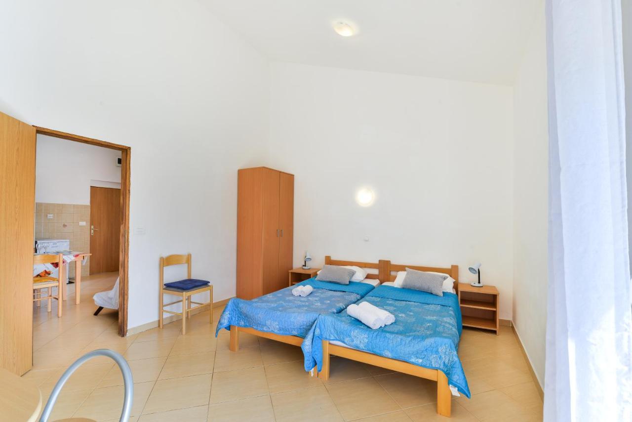 Apartments Lavanda 투라니 외부 사진