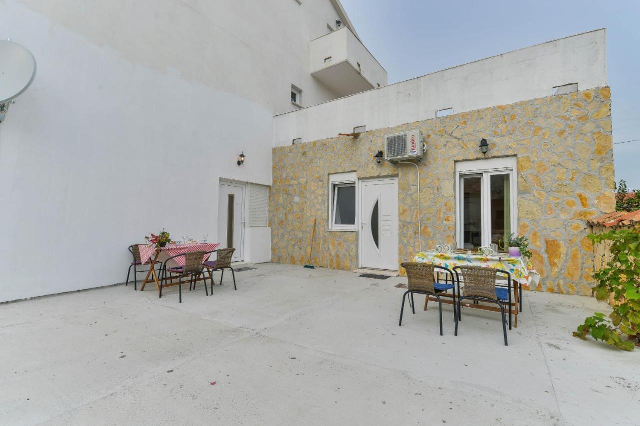 Apartments Lavanda 투라니 외부 사진