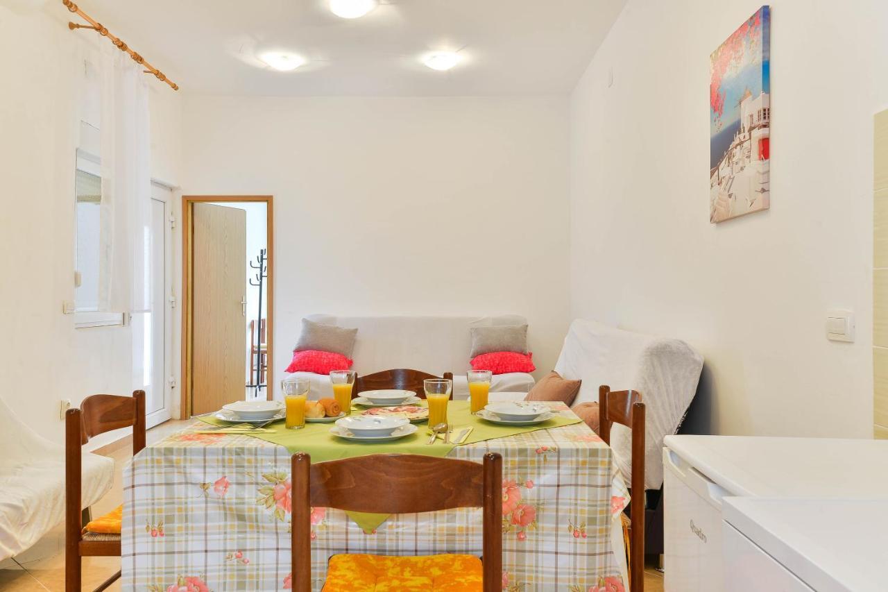 Apartments Lavanda 투라니 외부 사진