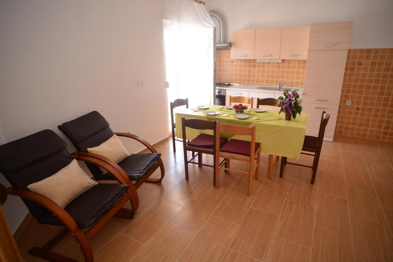 Apartments Lavanda 투라니 외부 사진