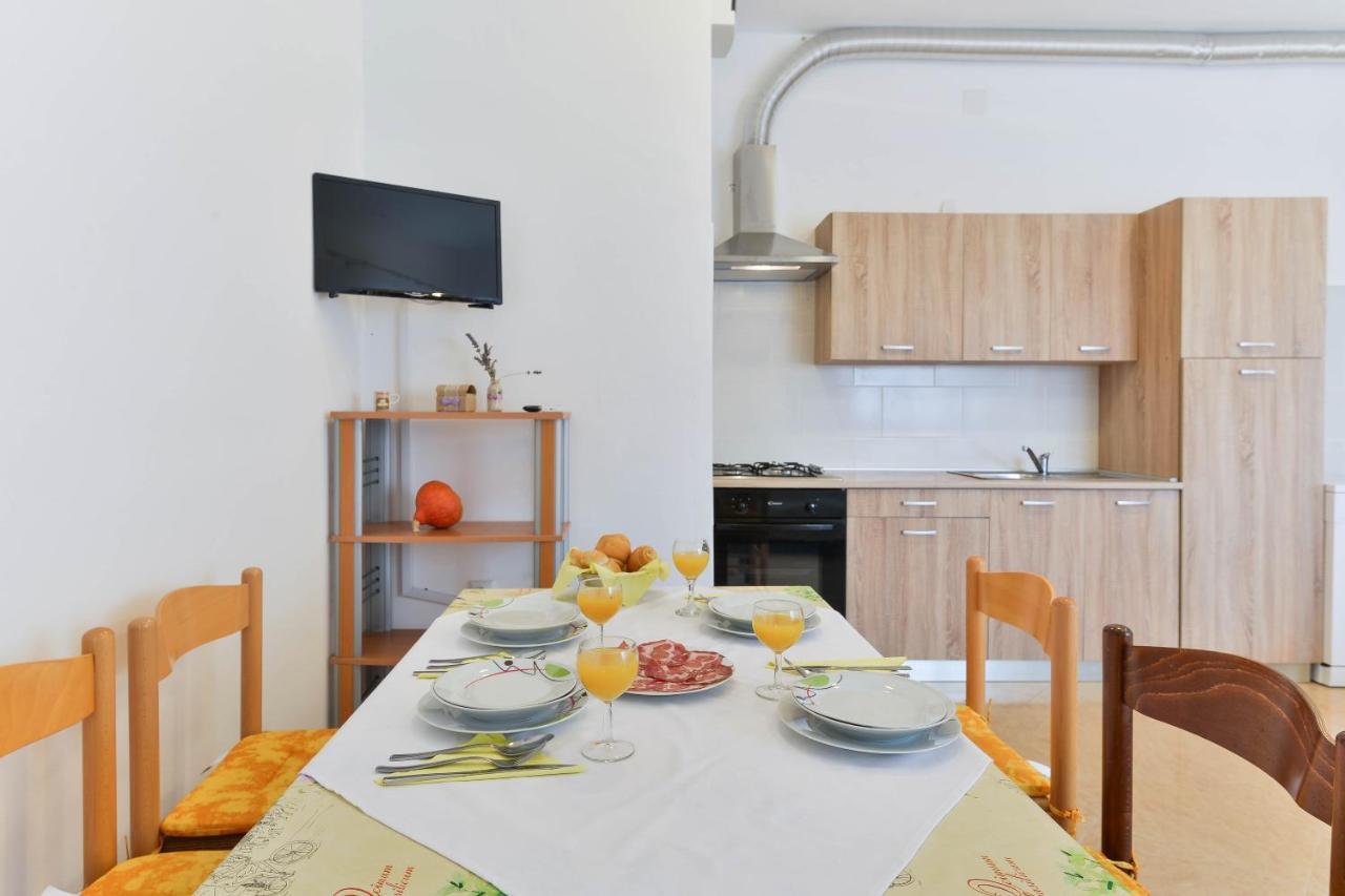 Apartments Lavanda 투라니 외부 사진
