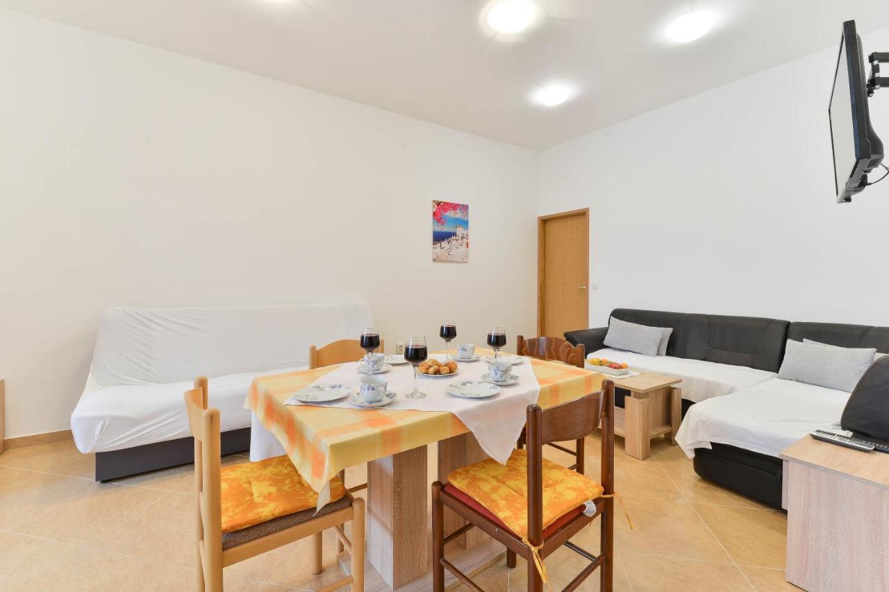 Apartments Lavanda 투라니 외부 사진