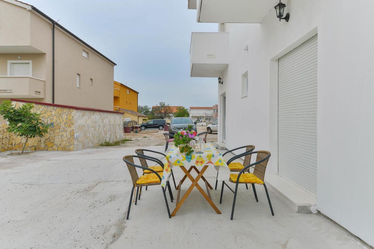 Apartments Lavanda 투라니 외부 사진