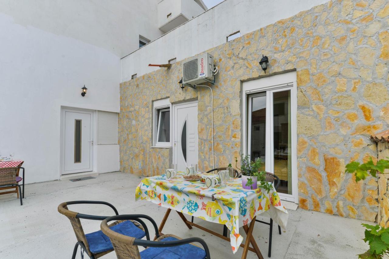Apartments Lavanda 투라니 외부 사진